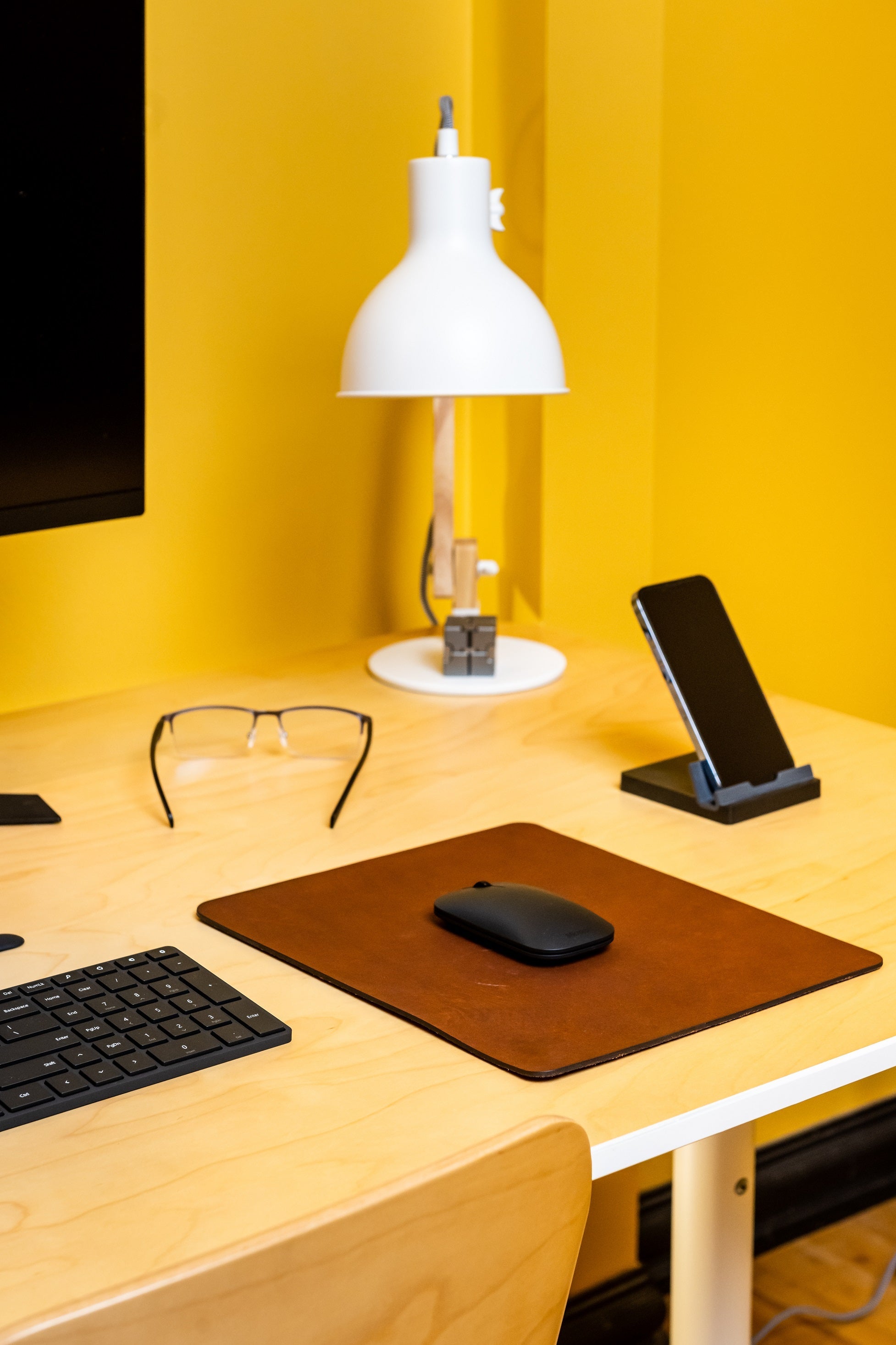 Maximizing Productivity with Sustainable Workspace Accessories