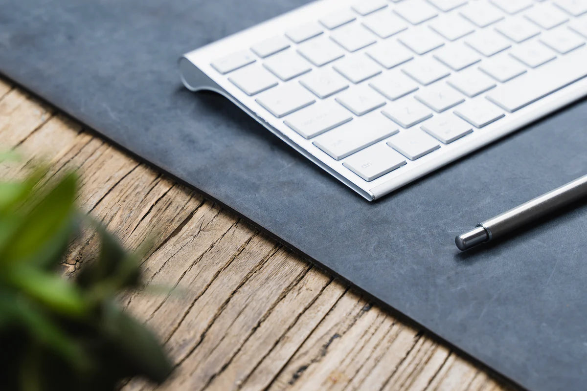 The Benefits of Using Full-Grain Leather for Desk Mats