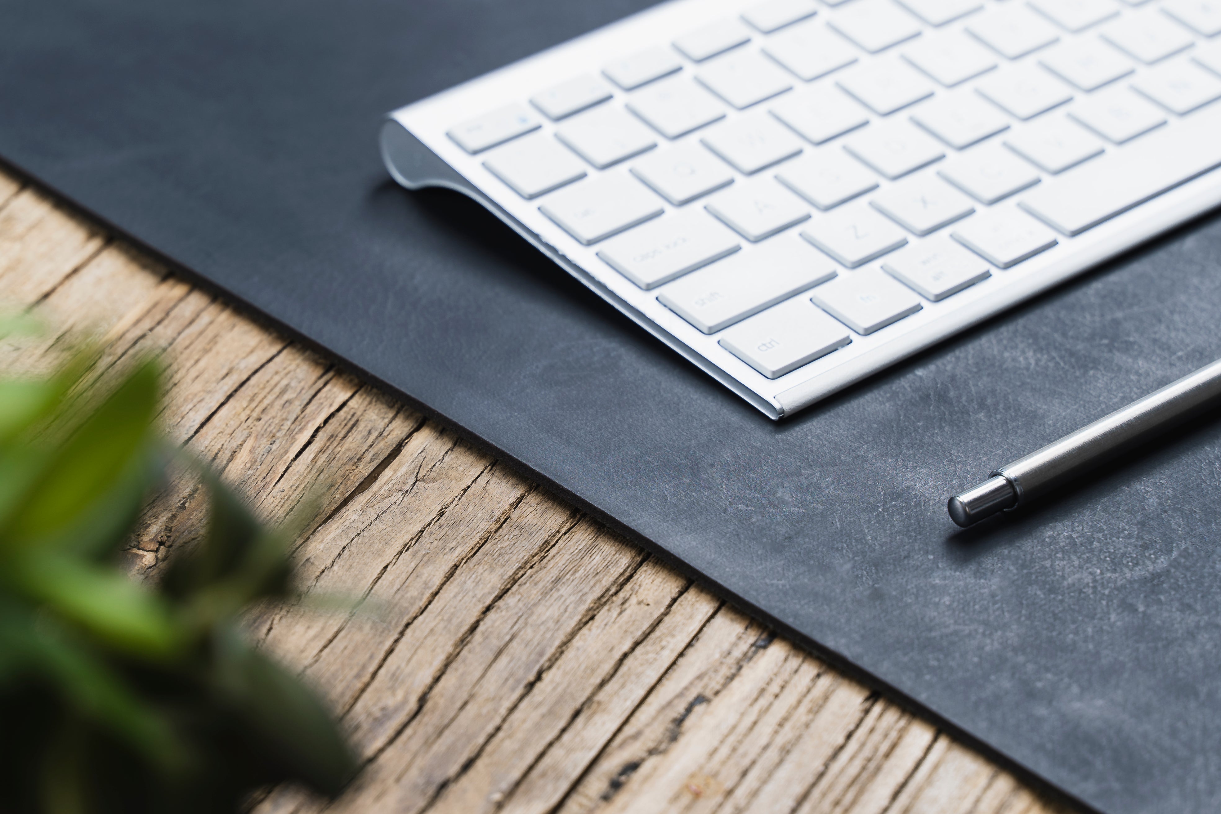 PACIFICA Leather Desk Mat